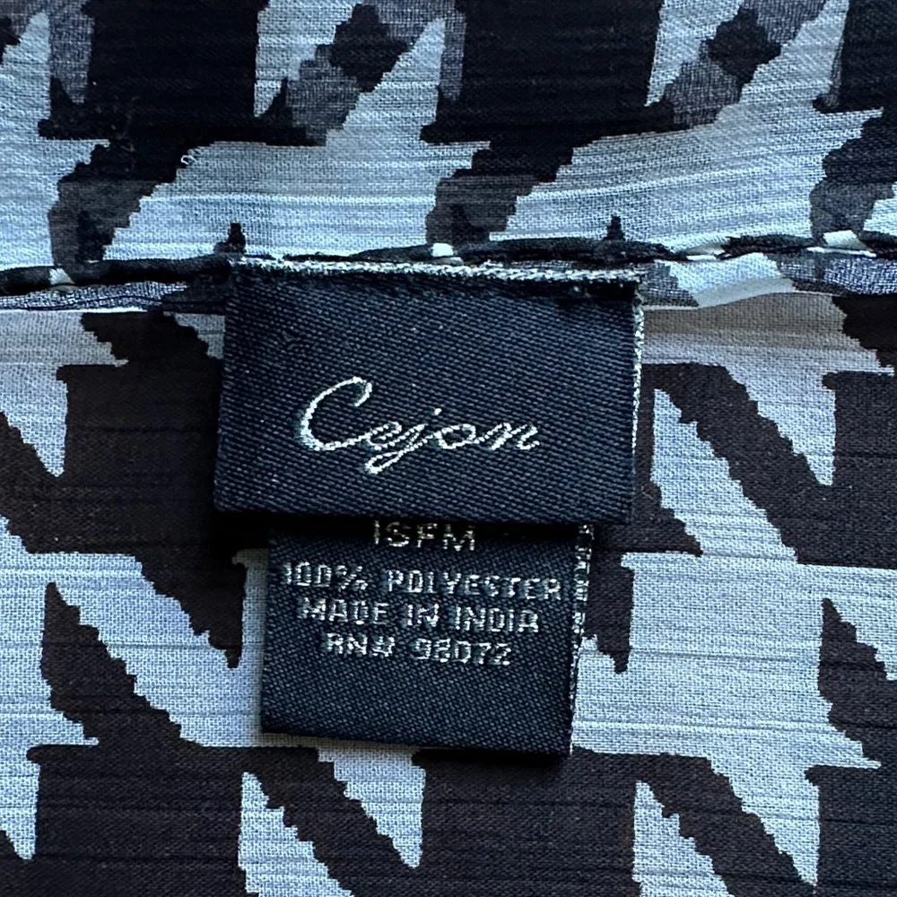 🧣🧣NWOT Cejon Monochrome Houndstooth Scarf🧣🧣